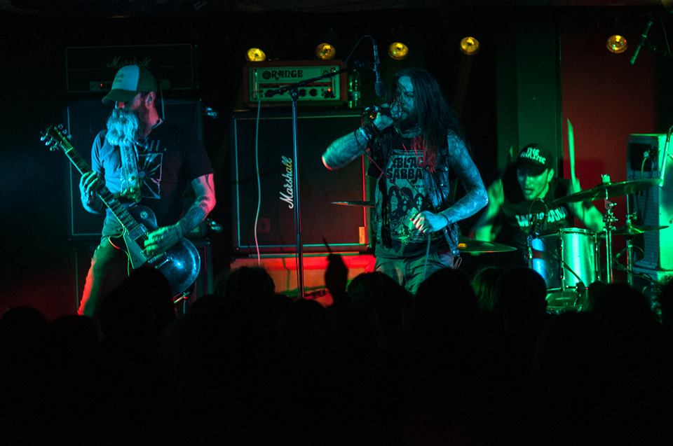 Graves At Sea fik begravet os til søs. Foto: Heavy Days In Doomtown