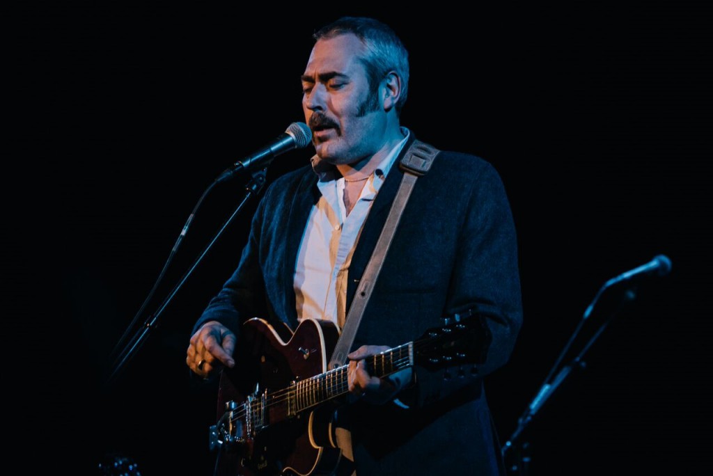 Stuart Staples i front for Tindersticks - foto: Kim S. Sternkopf/HeartMatter Artworks